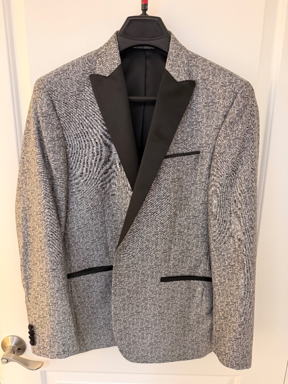 Men’s Silver Kenneth Cole Blazer - 40R